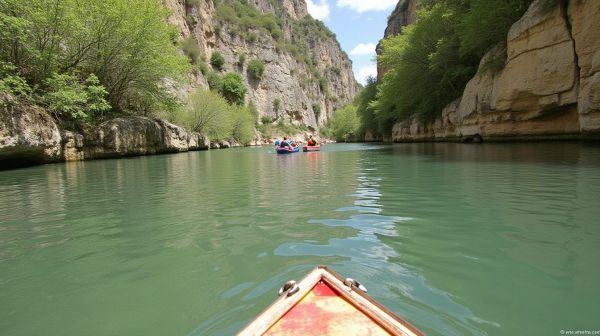 Vivre une expérience unique en canoë dans les Gorges de l'Ardèche