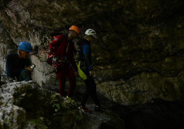 Comment organiser un camping pour une expédition de canyoning dans les Gorges du Verdon?